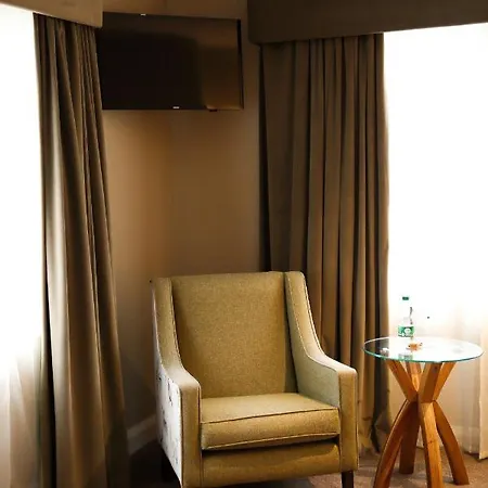 מלון Mulroy Woods מילפורד