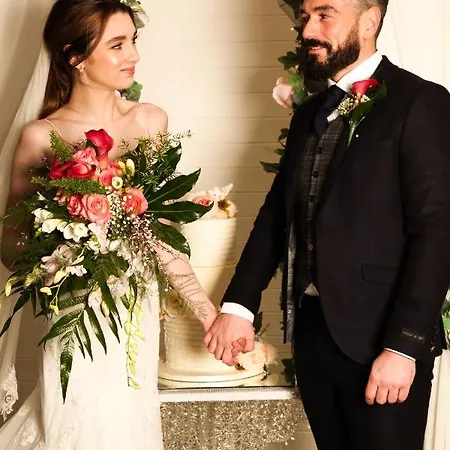 Отель Mulroy Woods 4*