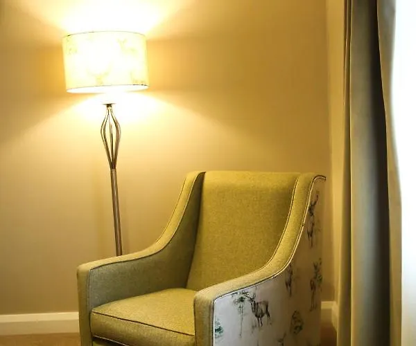 Hotel Mulroy Woods 4*